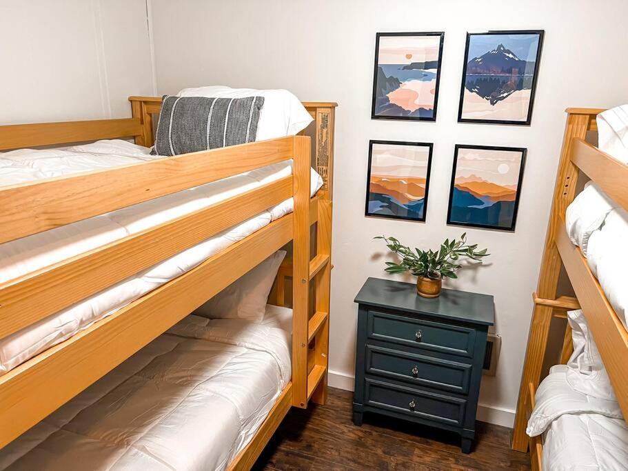 202D Summit - Completely Remodeled Modern Condo In Summit! スノーシュー エクステリア 写真