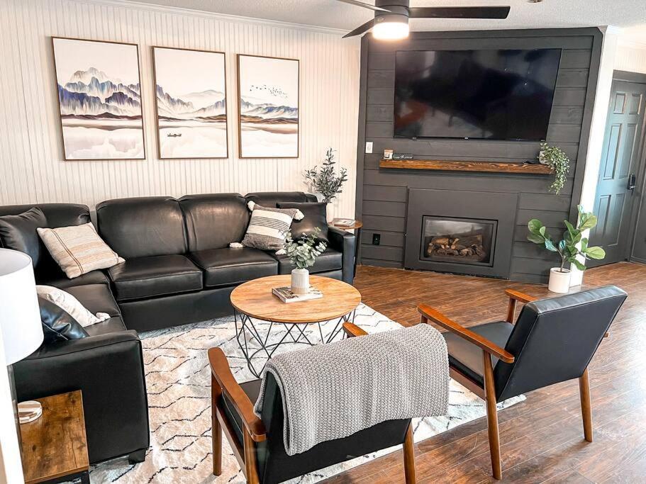 202D Summit - Completely Remodeled Modern Condo In Summit! スノーシュー エクステリア 写真