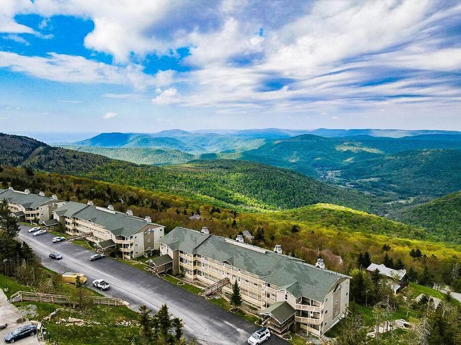 202D Summit - Completely Remodeled Modern Condo In Summit! スノーシュー エクステリア 写真